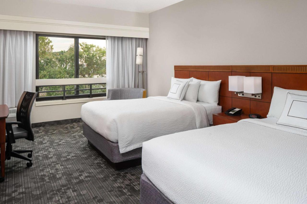 Sonesta Select Miami Lakes Bagian luar foto