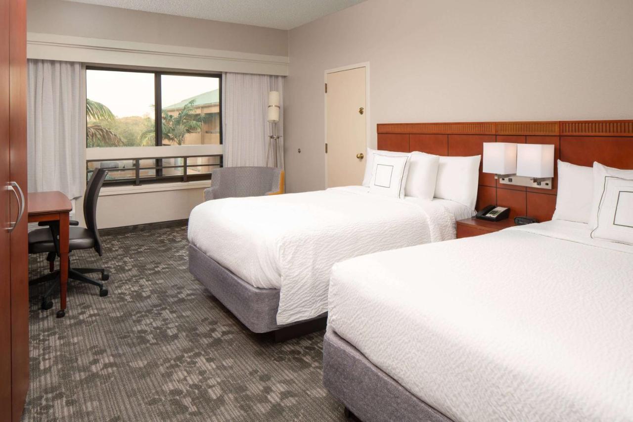 Sonesta Select Miami Lakes Bagian luar foto