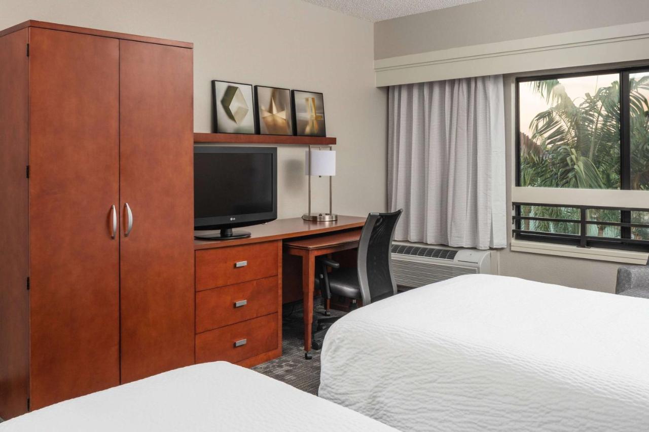Sonesta Select Miami Lakes Bagian luar foto